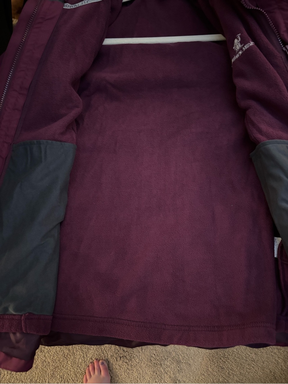 Women's Utility Shell Jacket - Berry Plum
Size Large - Picture 4 of 4